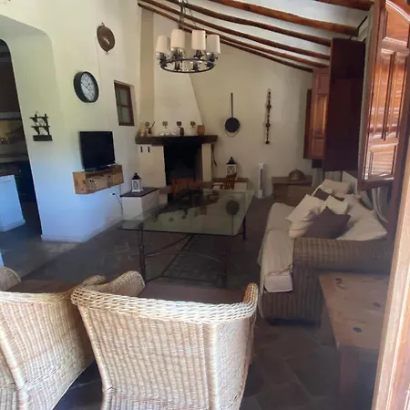 Adarve De Olivares